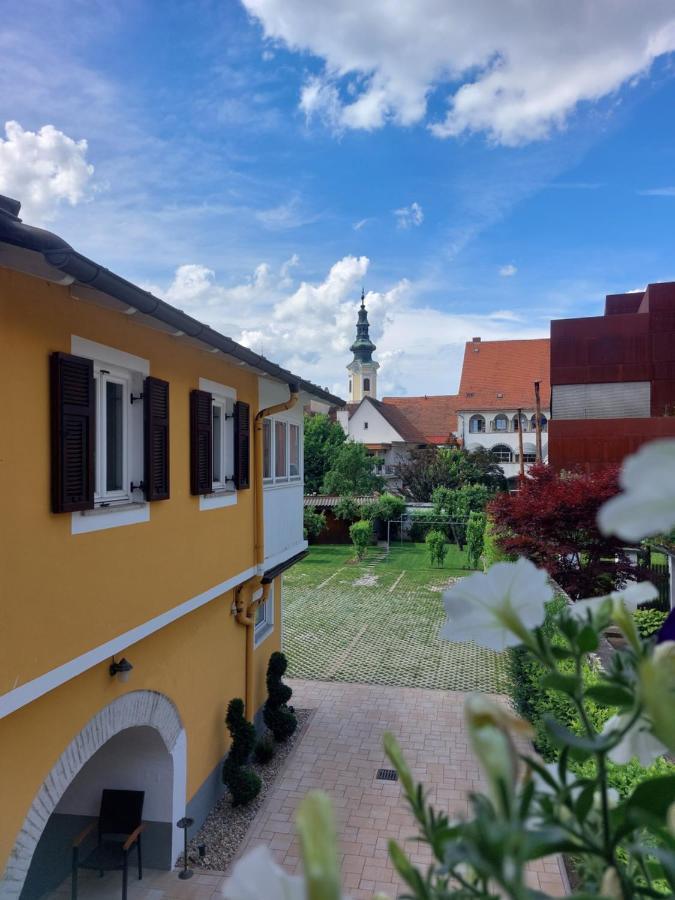 Gaestehaus Ferk - Fruehstueckspension, Bed & Breakfast Bad Radkersburg Esterno foto