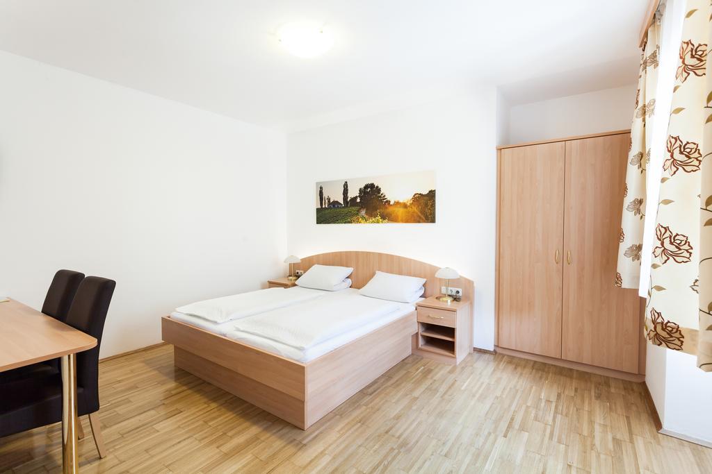 Gaestehaus Ferk - Fruehstueckspension, Bed & Breakfast Bad Radkersburg Camera foto